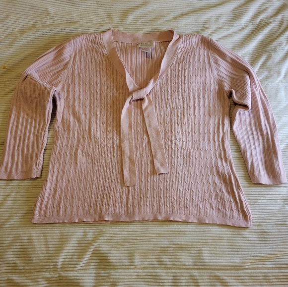 Crystal-Kobe Women's V Neck sweater Cable Knit size LG. Light Pink in color. - Picture 6 of 8